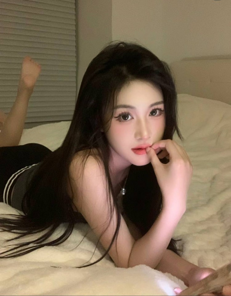 穿到只有男人世界(NP),今天免费高清视频观看